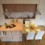 White Stone Downtown Apartman Szkopje