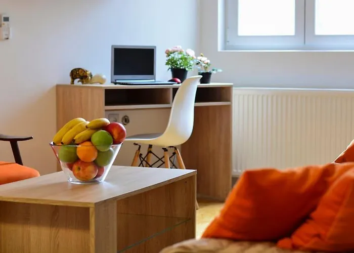 White Stone Downtown Apartment