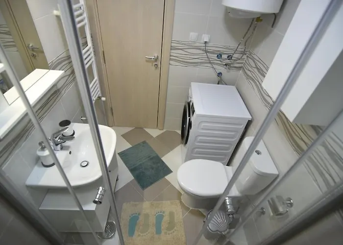 White Stone Downtown Apartment *